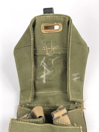 British WWII leight weight gasmask bag, dated 1943, unused