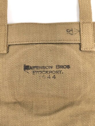 British WWII small pack. Good condition, dated 1944, medics use