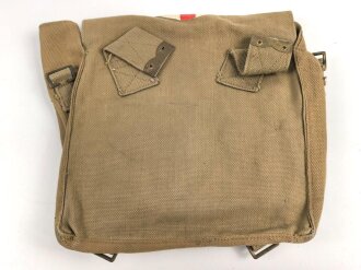 British WWII small pack. Good condition, dated 1944, medics use