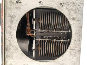 Luftwaffe, Netztastgerät NTG 2 , LN 20044, zum Betrieb mit Richtfunkgerät Elster SEG2T. Ungereinigtes Stück, Funktion nicht geprüft