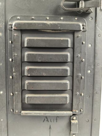 Luftwaffe, Netztastgerät NTG 2 , LN 20044, zum Betrieb mit Richtfunkgerät Elster SEG2T. Ungereinigtes Stück, Funktion nicht geprüft