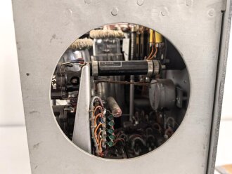 Luftwaffe, Netztastgerät NTG 2 , LN 20044, zum Betrieb mit Richtfunkgerät Elster SEG2T. Ungereinigtes Stück, Funktion nicht geprüft
