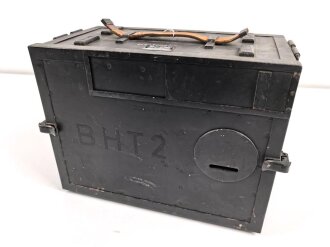 Luftwaffe, Batteriehalbtonister BHT2 , Ln 20001. Für Richtfunkgerät Elster SEG2T. Originallack, mit zugehörigem Gehäusedeckel,  Funktion nicht geprüft
