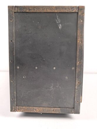 Luftwaffe, Zubehörtornister ZT2  für Richtfunkgerät Elster SEG2T. Originallack