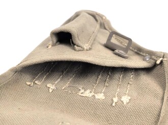 Pistolentasche aus Webleinen für Cal. 7,65. Britisch / Canadischer Stil, sicherlich nach 1945 gefertigt