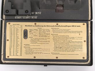 Wehrmacht Rundfunkempfänger klein, Originallack, datiert 1943, Originallack, Funktion nicht geprüft