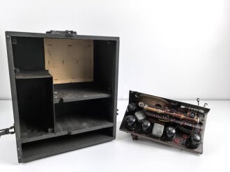 Wehrmacht Rundfunkempfänger klein, Originallack, datiert 1943, Originallack, Funktion nicht geprüft