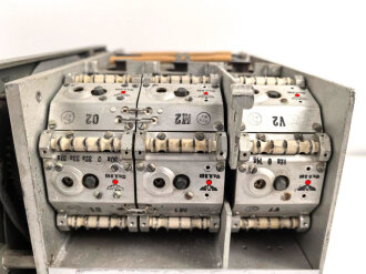 Funk Horch Empfänger u " Fu.H.E.u" datiert 1940. Das komplette Gehäuse meiner Meinung nach neuzeitliche Anfertigung