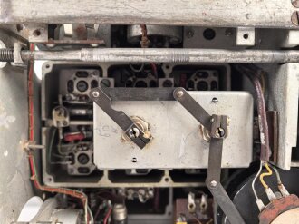 Funk Horch Empfänger u " Fu.H.E.u" datiert 1940. Das komplette Gehäuse meiner Meinung nach neuzeitliche Anfertigung