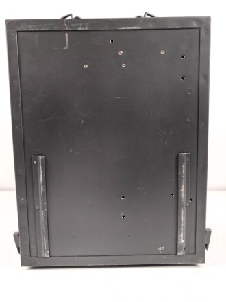 Funk Horch Empfänger u " Fu.H.E.u" datiert 1940. Das komplette Gehäuse meiner Meinung nach neuzeitliche Anfertigung