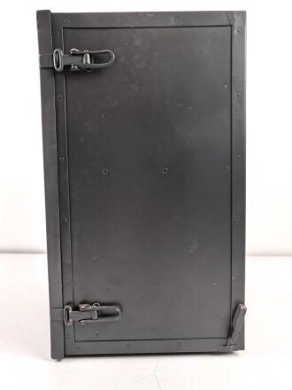 Funk Horch Empfänger u " Fu.H.E.u" datiert 1940. Das komplette Gehäuse meiner Meinung nach neuzeitliche Anfertigung