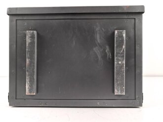 Funk Horch Empfänger u " Fu.H.E.u" datiert 1940. Das komplette Gehäuse meiner Meinung nach neuzeitliche Anfertigung