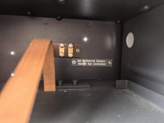 Funk Horch Empfänger u " Fu.H.E.u" datiert 1940. Das komplette Gehäuse meiner Meinung nach neuzeitliche Anfertigung