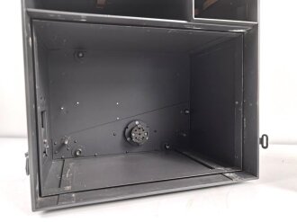 Funk Horch Empfänger u " Fu.H.E.u" datiert 1940. Das komplette Gehäuse meiner Meinung nach neuzeitliche Anfertigung