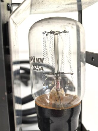 Ladegerät a für Kraftfahrzeuge der Wehrmacht. Sehr guter Zustand, Originallack