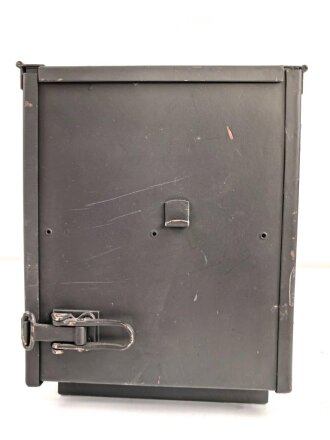 Ladegerät a für Kraftfahrzeuge der Wehrmacht. Sehr guter Zustand, Originallack