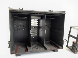 Ladegerät a für Kraftfahrzeuge der Wehrmacht. Sehr guter Zustand, Originallack