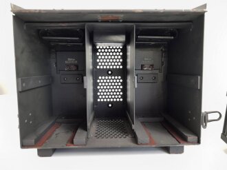 Ladegerät a für Kraftfahrzeuge der Wehrmacht. Sehr guter Zustand, Originallack