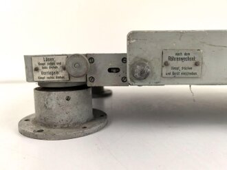 Kriegsmarine, Standfuß / Rahmen für Lorenz Lo 6 K 39. Originallack.