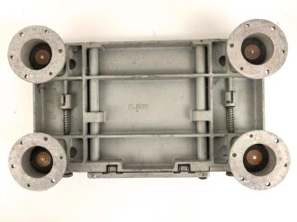 Kriegsmarine, Standfuß / Rahmen für Lorenz Lo 6 K 39. Originallack.