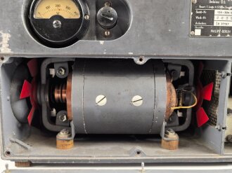 Luftwaffe, Umformer U.O., Ln 27157. Einanker-Umformer von 24 V Gleichspannung auf 220 V Wechselspannung. Originallack, ungereinigt, Funktion nicht geprüft