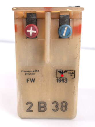 Sammler 2B38 der Wehrmacht datiert 1943. Sehr guter Zustand, vollständig leer