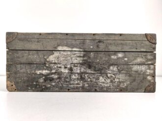 Kasten " Vorrat Handwaffen" Wehrmacht. Ungereinigtes Stück, ein Bodenbrett lose. Originallack