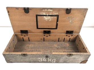 Kasten " Vorrat Handwaffen" Wehrmacht. Ungereinigtes Stück, ein Bodenbrett lose. Originallack