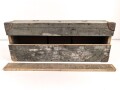 Kasten " Vorrat Handwaffen" Wehrmacht. Ungereinigtes Stück, ein Bodenbrett lose. Originallack