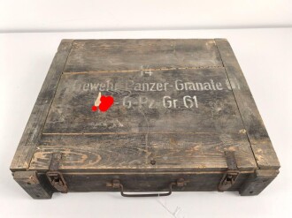 Transportkasten für " 14 SS Gewehr Panzer Granate 61" Packzettel von 1944, ungereinigtes Stück in gutem Gesamtzustand
