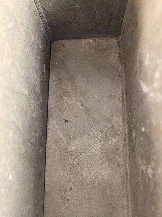 Paar Motorrad Packtaschen der Wehrmacht. Originallack, ungereinigt. Hersteller " Karl Baisch Autokoffer Fabrik Stuttgart Bad Cannstatt"