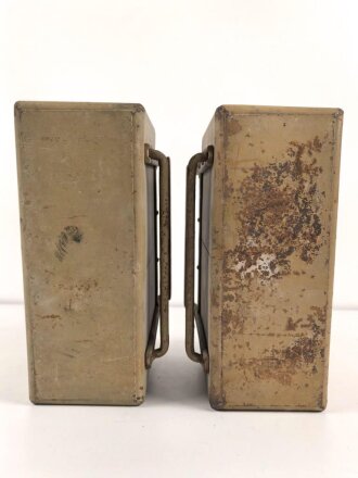 Paar Motorrad Packtaschen der Wehrmacht. Originallack, ungereinigt. Hersteller " Karl Baisch Autokoffer Fabrik Stuttgart Bad Cannstatt"