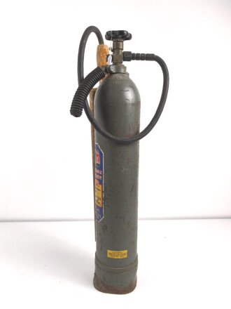Schwerer "Kohlensäure Schneelöscher" datiert 1943. Guter Zustand, Originallack, ungereinigtes Stück.  Sehr schwer, vermutlich noch gefüllt. KEIN VERSAND