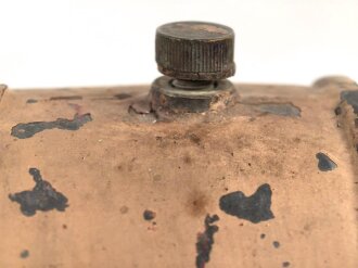 15 Liter Kanister Wehrmacht. Frühe Tropenlackierung, mit beiden Verzurriemen. Vollständig leer, dennoch KEIN VERSAND NACH ÜBERSEE