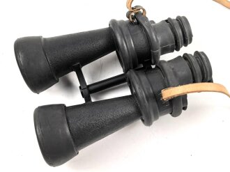 Kriegsmarine, Doppelfernrohr DF 7 x 50 , Hersteller beh. Sehr guter Zustand, die Gummiarmierung weich, Durchsicht leicht verunreinigt. Der Behälter aus Ersatzmaterial in gutem Zustand