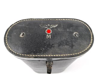 Kriegsmarine, Doppelfernrohr DF 7 x 50 , Hersteller beh. Sehr guter Zustand, die Gummiarmierung weich, Durchsicht leicht verunreinigt. Der Behälter aus Ersatzmaterial in gutem Zustand