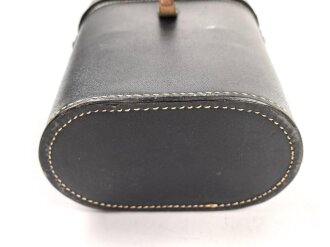 Kriegsmarine, Doppelfernrohr DF 7 x 50 , Hersteller beh. Sehr guter Zustand, die Gummiarmierung weich, Durchsicht leicht verunreinigt. Der Behälter aus Ersatzmaterial in gutem Zustand