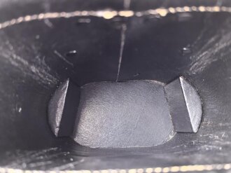 Kriegsmarine, Doppelfernrohr DF 7 x 50 , Hersteller beh. Sehr guter Zustand, die Gummiarmierung weich, Durchsicht leicht verunreinigt. Der Behälter aus Ersatzmaterial in gutem Zustand