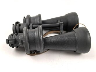Kriegsmarine, Doppelfernrohr DF 7 x 50 , Hersteller beh. Sehr guter Zustand, die Gummiarmierung weich, Durchsicht leicht verunreinigt. Der Behälter aus Ersatzmaterial in gutem Zustand