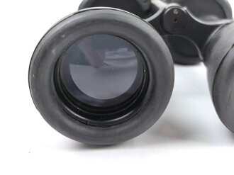 Kriegsmarine, Doppelfernrohr DF 7 x 50 , Hersteller beh. Sehr guter Zustand, die Gummiarmierung weich, Durchsicht leicht verunreinigt. Der Behälter aus Ersatzmaterial in gutem Zustand