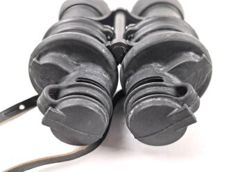 Kriegsmarine, Doppelfernrohr DF 7 x 50 , Hersteller beh. Sehr guter Zustand, die Gummiarmierung weich, Durchsicht leicht verunreinigt. Der Behälter aus Ersatzmaterial in gutem Zustand