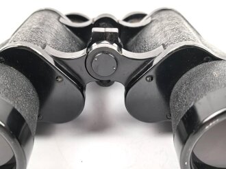 Kriegsmarine, Dienstglas 7 x 50 , Hersteller blc. Glasklare Durchsicht, keine Strichplatte. Gummiringe weich. Gehälter ebenfalls in sehr gutem Zustand, lediglich der Trageriemen mit Altersspuren.