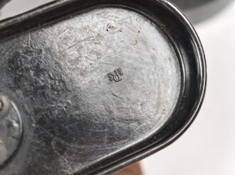 Kriegsmarine, Dienstglas 7 x 50 , Hersteller blc. Glasklare Durchsicht, keine Strichplatte. Gummiringe weich. Gehälter ebenfalls in sehr gutem Zustand, lediglich der Trageriemen mit Altersspuren.