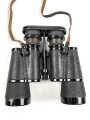 Kriegsmarine, Dienstglas 7 x 50 , Hersteller blc. Glasklare Durchsicht, keine Strichplatte. Gummiringe weich. Gehälter ebenfalls in sehr gutem Zustand, lediglich der Trageriemen mit Altersspuren.