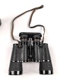 Kriegsmarine, Dienstglas 7 x 50 , Hersteller blc. Glasklare Durchsicht, keine Strichplatte. Gummiringe weich. Gehälter ebenfalls in sehr gutem Zustand, lediglich der Trageriemen mit Altersspuren.