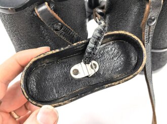 Dienstglas 7 x 50 Wehrmacht, Hersteller bmk. Guter Gesamtzustand, rechts Durchsicht leicht neblig, Strichplatte deutlich,