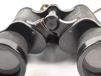 Dienstglas 7 x 50 Wehrmacht, Hersteller bmk. Guter Gesamtzustand, rechts Durchsicht leicht neblig, Strichplatte deutlich,