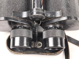 Dienstglas 7 x 50 Wehrmacht, Hersteller bmk. Guter Gesamtzustand, rechts Durchsicht leicht neblig, Strichplatte deutlich,
