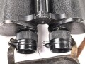 Kriegsmarine, Dienstglas 7 x 50 mit speziellen Okularmuscheln , Hersteller bmk. Glasklare Durchsicht, keine Strichplatte. Gummiringe weich. Gehälter ebenfalls in sehr gutem Zustand, lediglich der Trageriemen mit Altersspuren.
