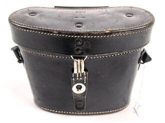 Dienstglas 6 x 30 Wehrmacht, Frühes Stück von Busch Rathenow. Getragenes Stück in gutem Gesamtzustand, klare Durchsicht, Strichplatte deutlich. In gut erhaltenem, frühen Behälter, dieser ebenfalls von Busch Rathenow.